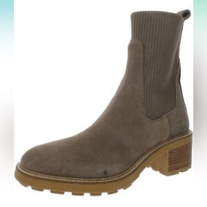 NIB STEVE MADDEN BOOTS🎊